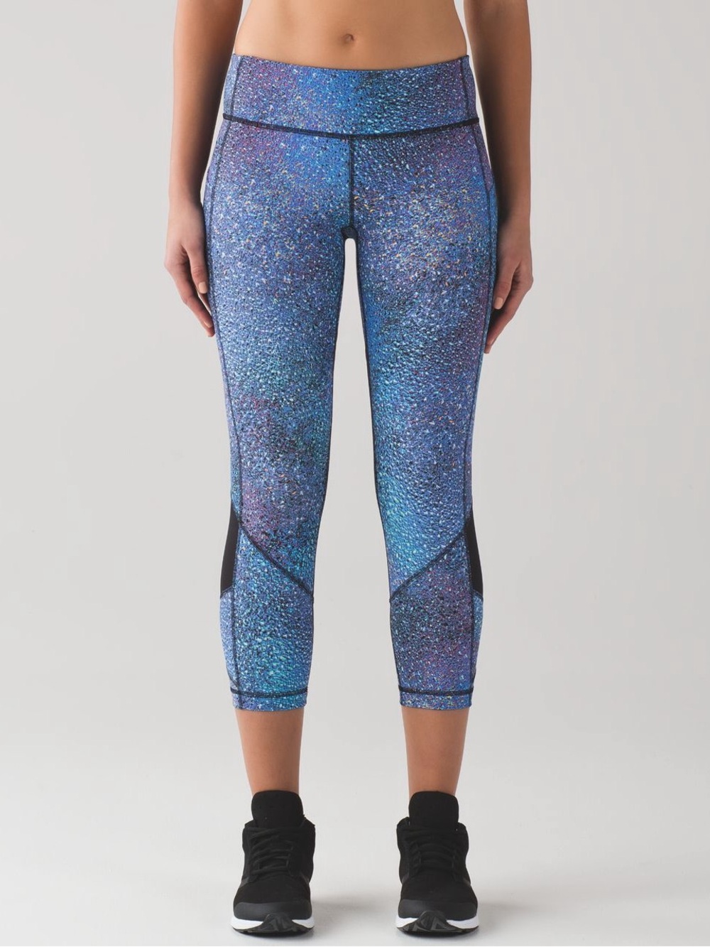 Lululemon Pace Rival Crop *22"
Strive Multi Black / Black